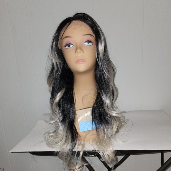 NWT Gorgeous Platinum Blonde BalageWith Dark Roots Lace Front Wig - Picture 3 of 8